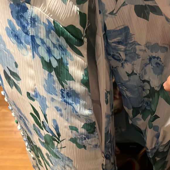 Line & Dot
Lisette Floral Long-Sleeve Maxi Dress - Picture 16 of 17